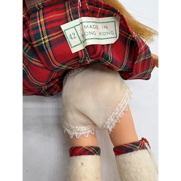 Vintage Scottish Girl in Kilt 7 1/2" Doll with Sleepy Eyes and Blond Hair - Picture 4 of 8